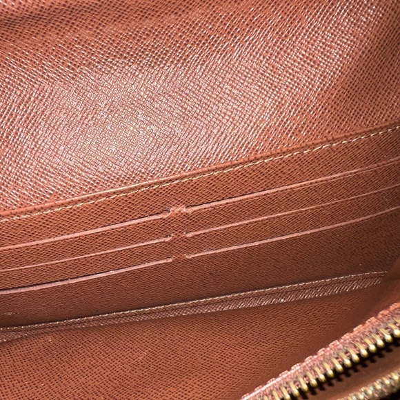 Louis Vuitton Wallet Authentic - Picture 8 of 12